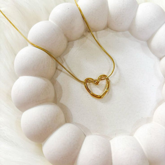 Stainless Steel Anti Tarnish Necklace for Women | 18K Gold Plated Waterproof Minimal Heart Pendant Chain | Jewelry Gift for Birthday, Anniversary & Valentine’s Day